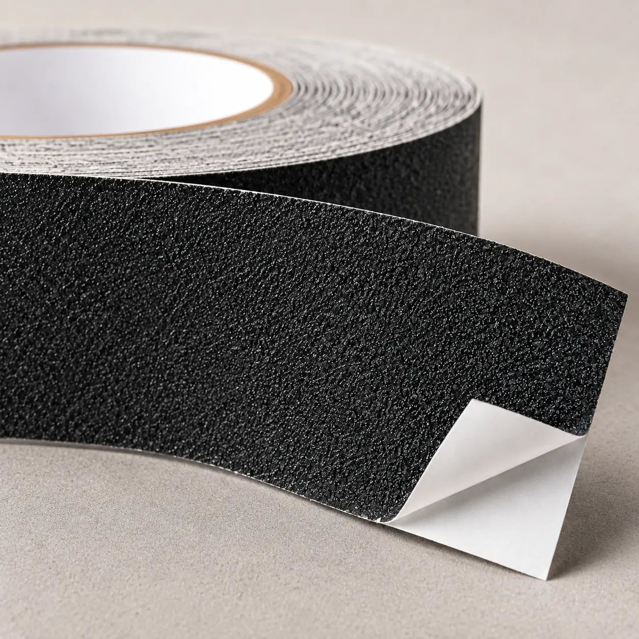 Black antislip tape mat from STAALFABRIQ, 5 meters, designed for stairs, with textured surface for added grip and safety.