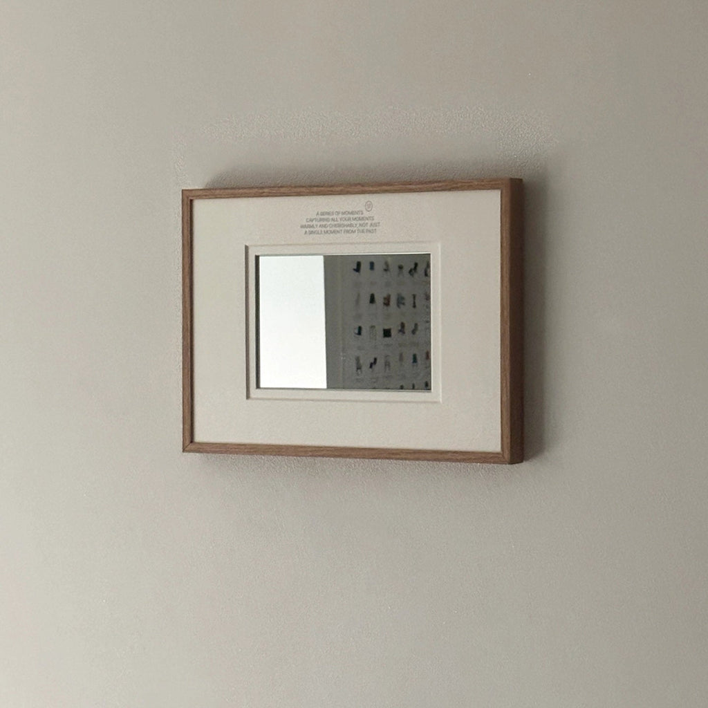 Franse wandspiegel met walnotenhouten frame – Vintage decoratie uit het midden van de vorige eeuw in een minimalistische stijl 6