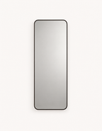 Full body spiegel met zwart metalen frame