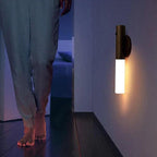 Moderne bewegingssensorlamp LightFlow | LED, warm wit, hout, USB oplaadbaar 3