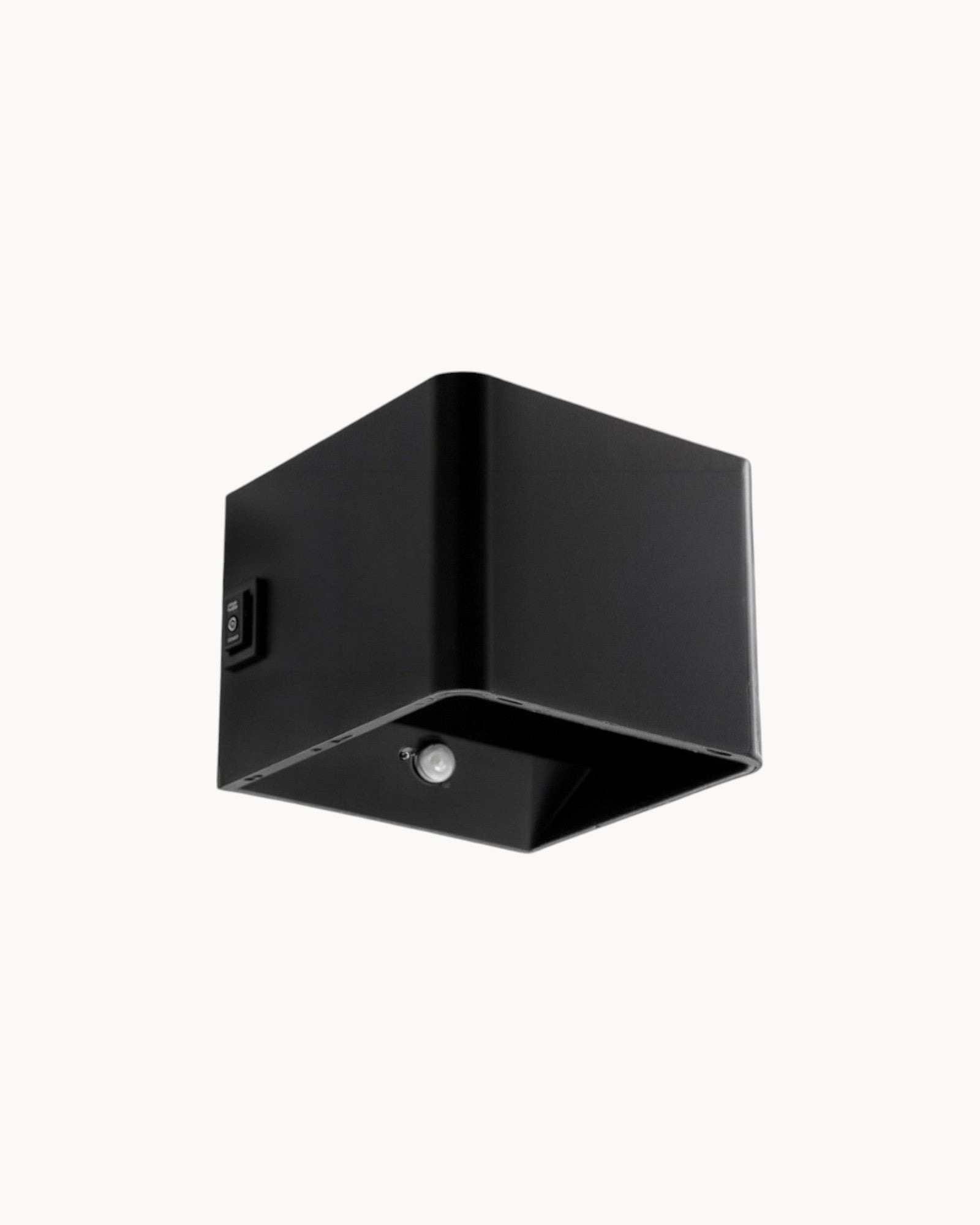 Moderne kubusvormige wandlamp in mat zwart